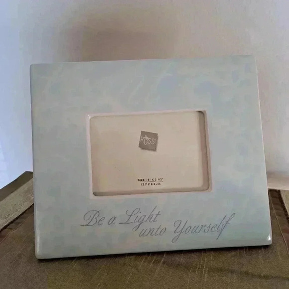 Frame HAND PAINTED RUSS 5 X 3 1/2 - Picture 2 of 3